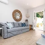 Cozy Terrace In Free Parking פורטופינו